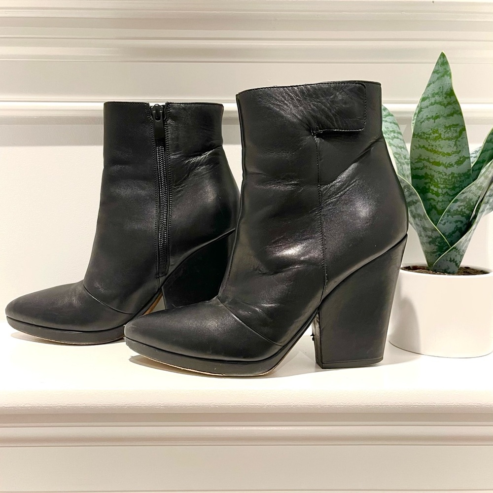 Vince Luisa Bootie
